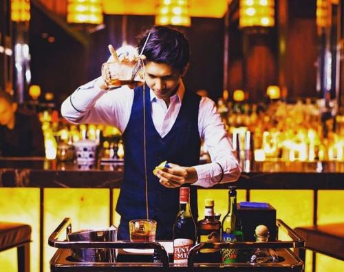 Erzal Stiawan, Keliling Dunia dengan Racikan Koktail